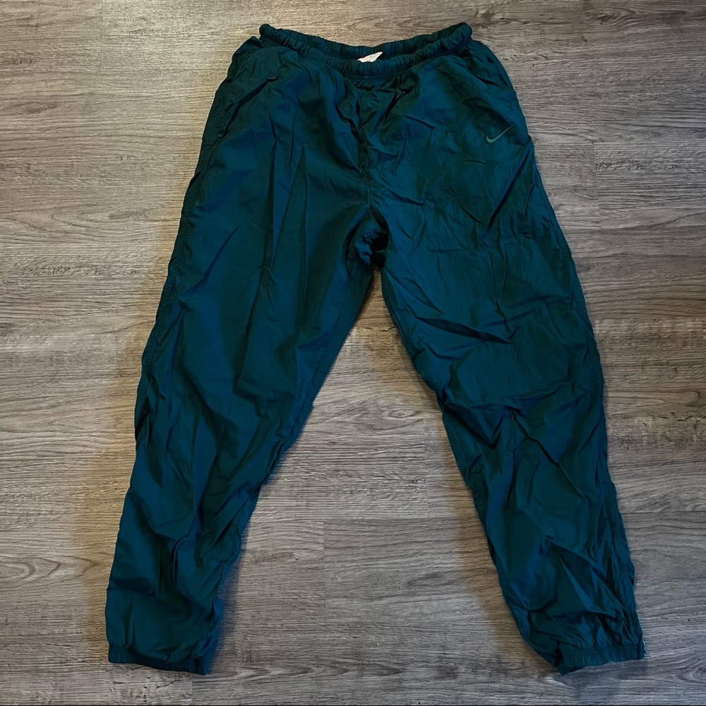 ✅Nike Green Nylon Pants. 90’s Vintage